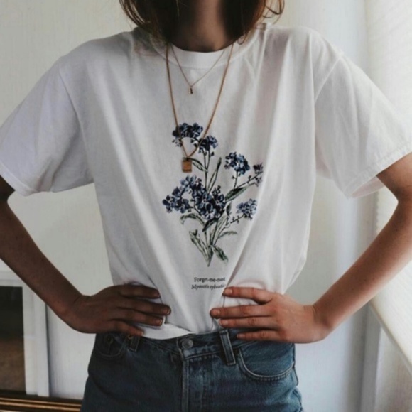Brandy Melville Tops - Brandy Melville J. Galt forget me not T-shirt M